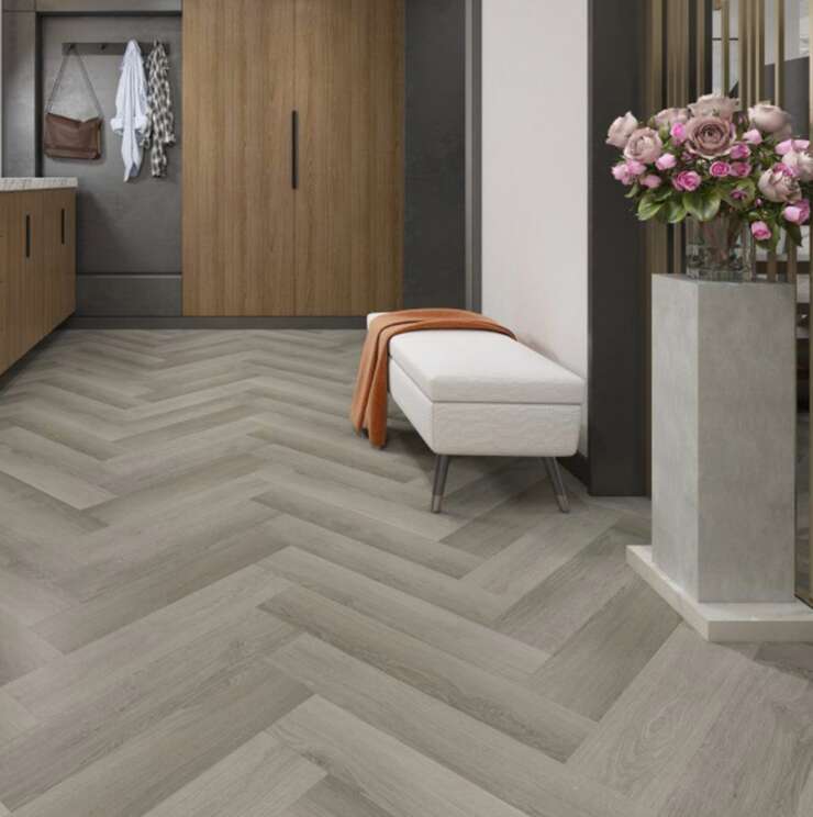 Herringbone LVP floor - Image 7